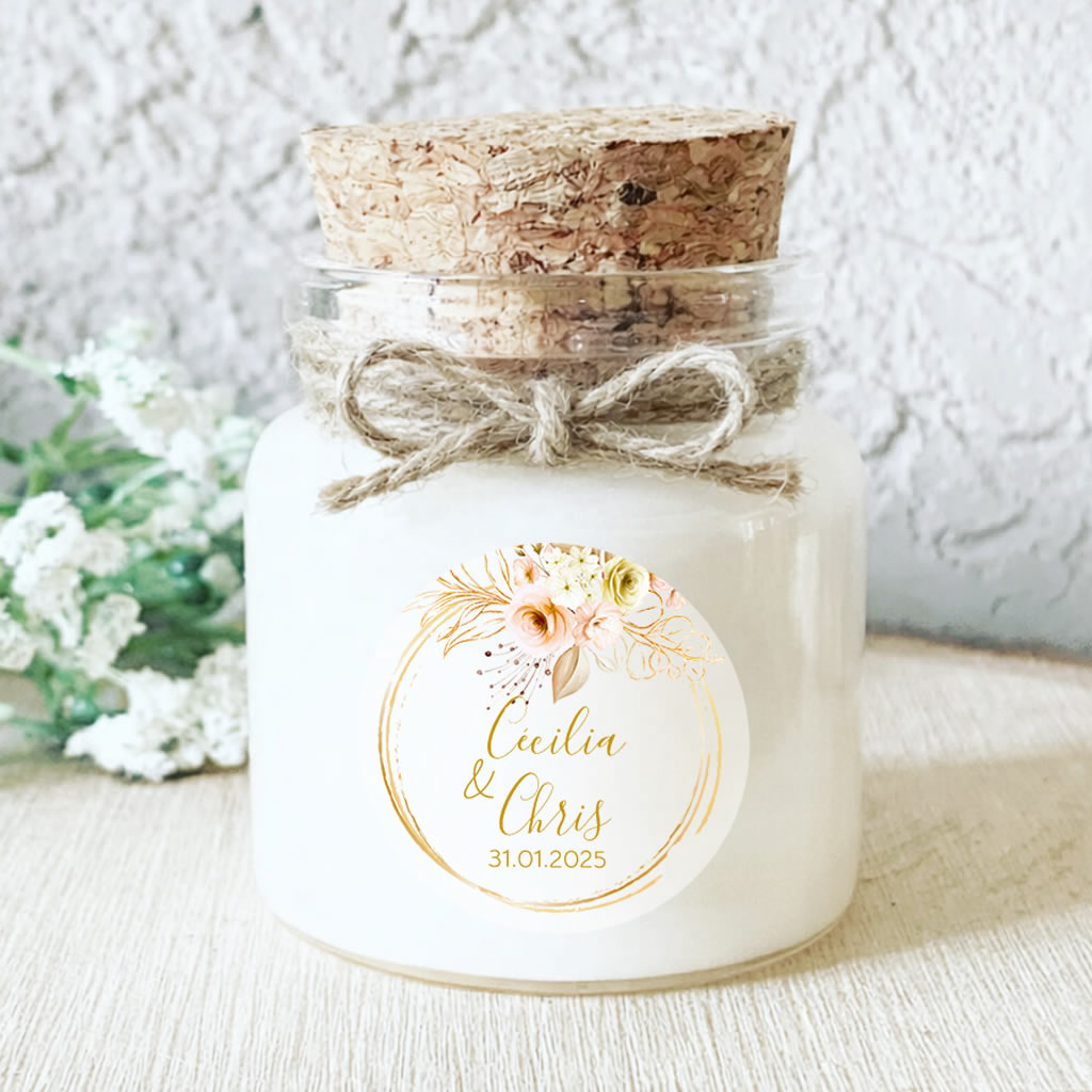 Cadeaux invités de mariage, bougie personnalisée parfumée fleurs pêche couronne dorée