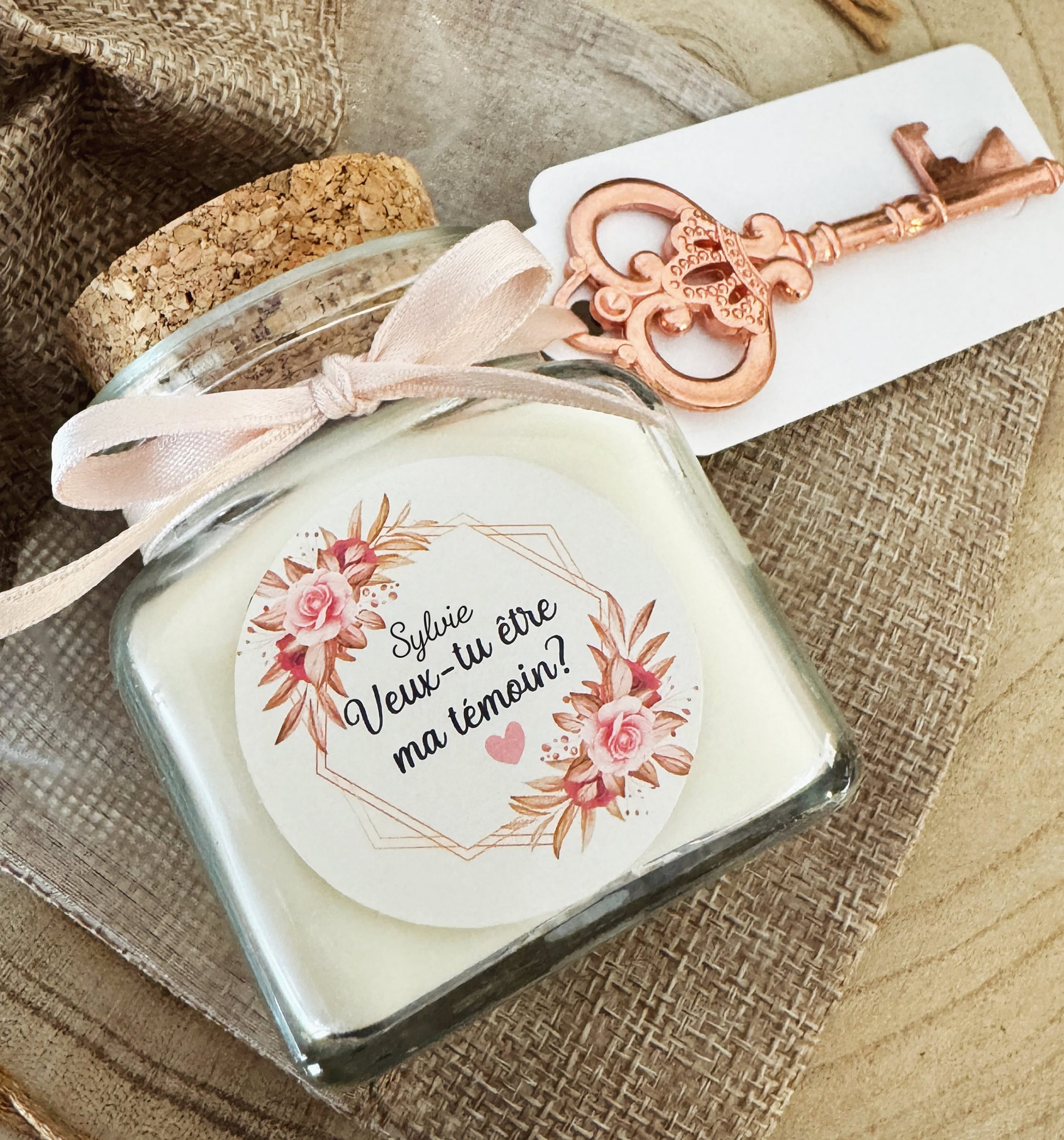 Cadeau demande témoin mariage bougie personnalisée de 120ml avec ou sans son pochon et décapsuleur clé