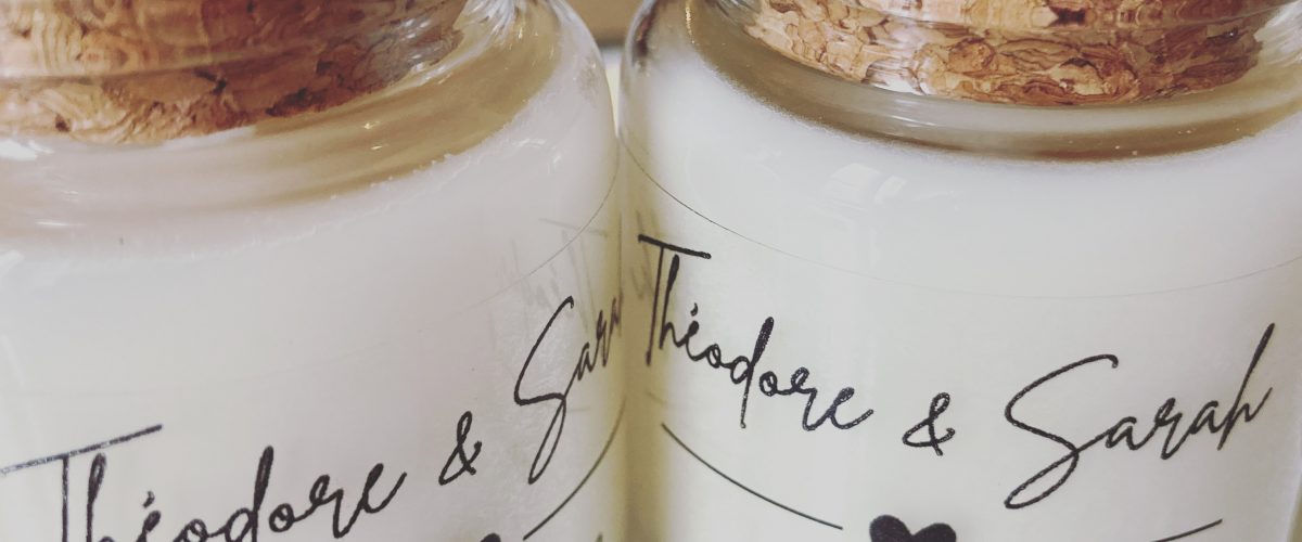 Cadeaux invités mariage : bougies personnalisées Théodore & Sarah