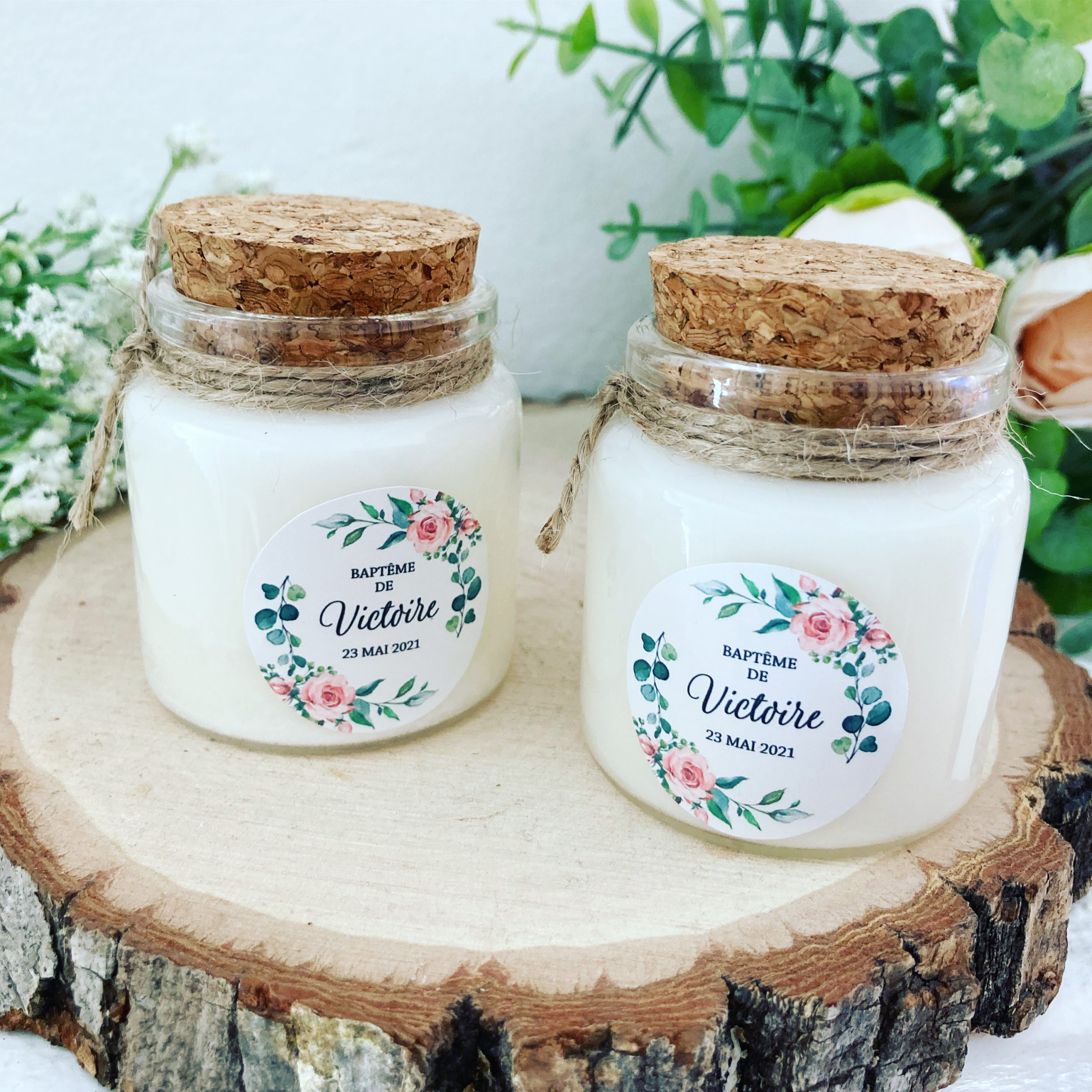 mini bougies personnalisées cadeau invité baptême avec pot en verre et couvercle liège